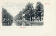 2093 Gezicht op de Stadsbuitengracht te Utrecht met links de Nieuwekade en rechts de Weerdsingel W.Z.